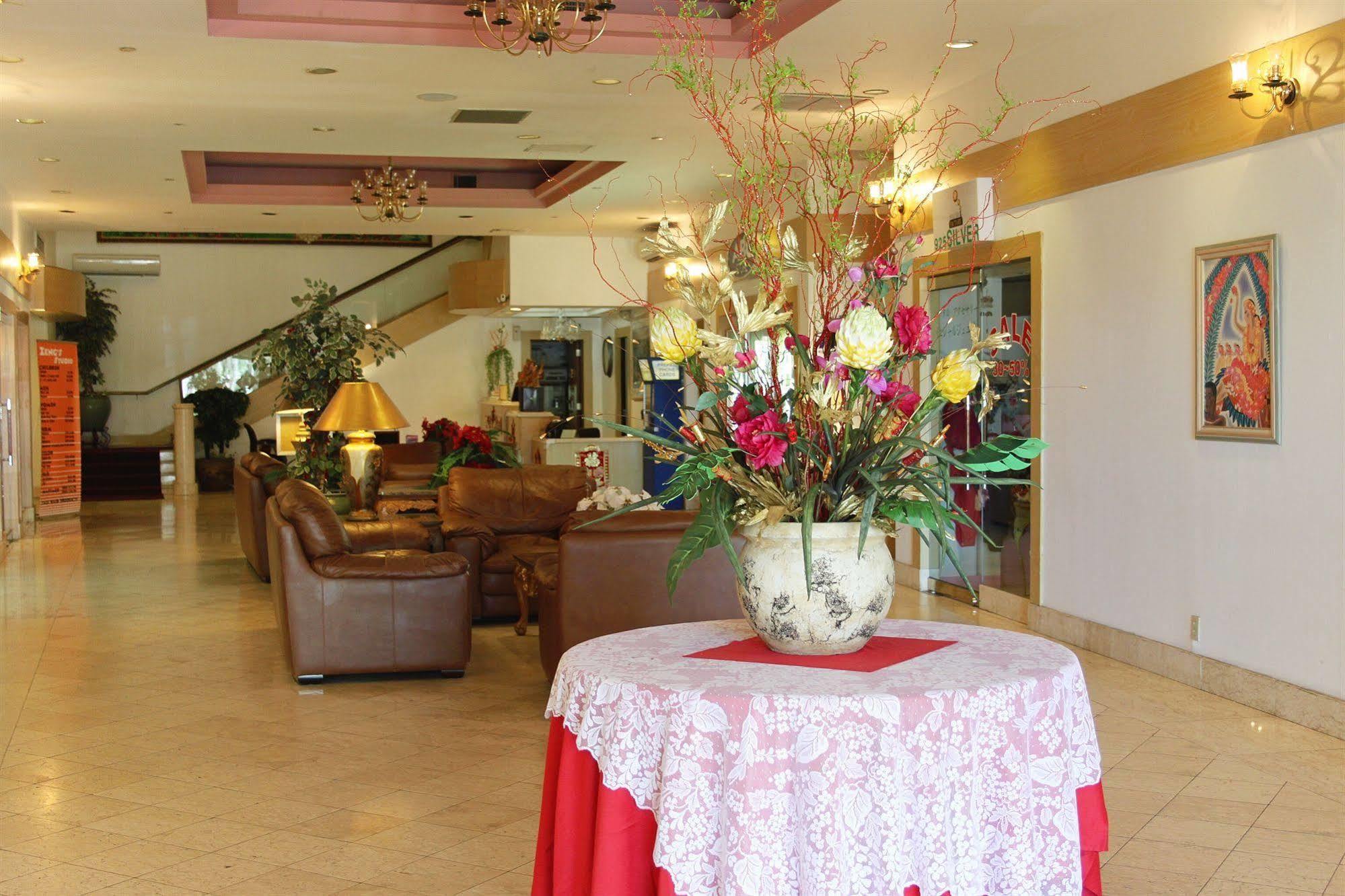 Grand Plaza Hotel Tumon Eksteriør billede