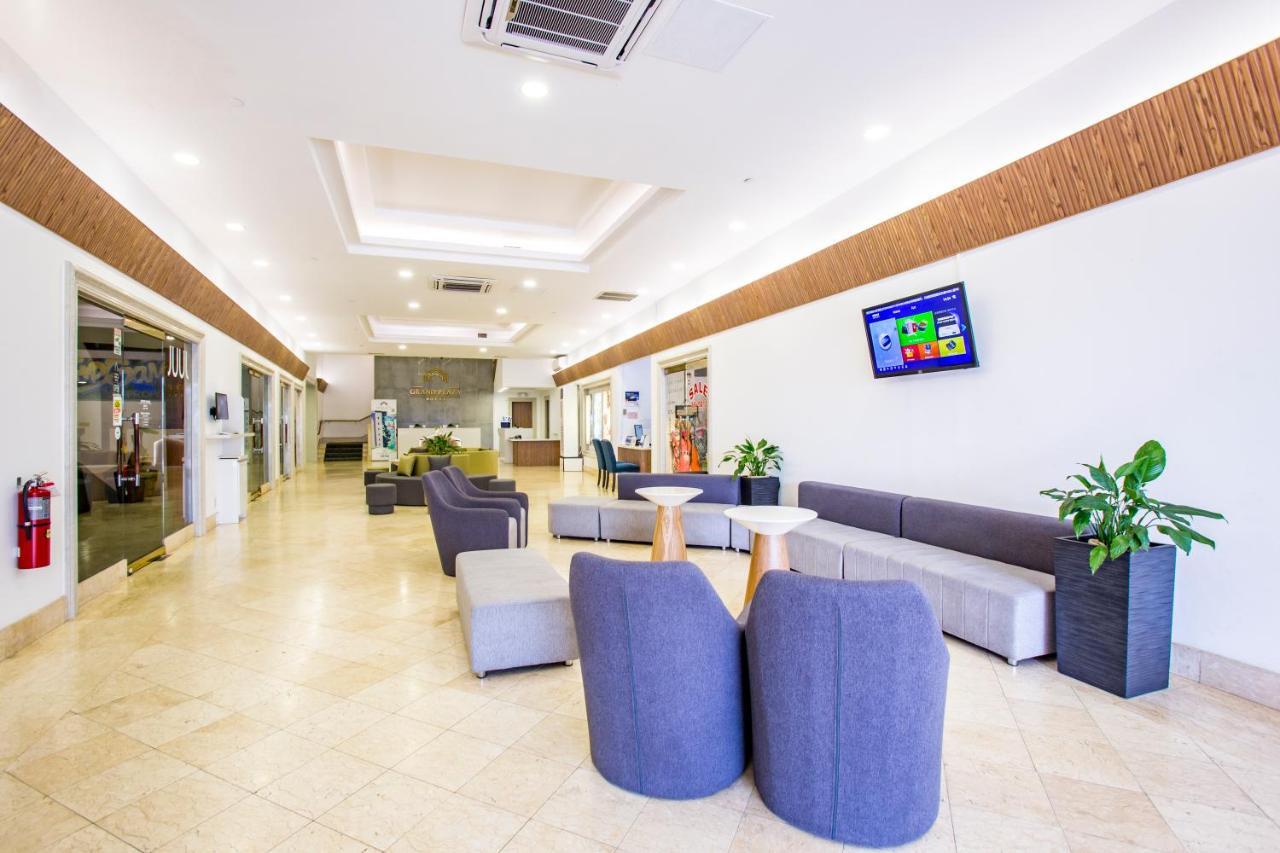 Grand Plaza Hotel Tumon Eksteriør billede